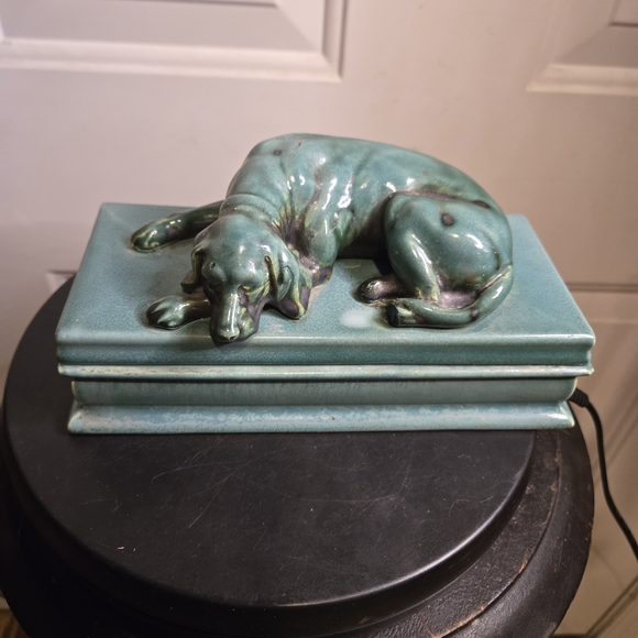 The Mosaic Tile Co Zanesville Ohio Green Hound Dog Box Ceramic Rare c1920 Antiqu - Picture 3 of 13